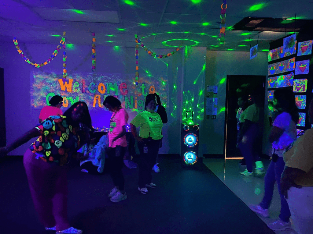 Royal Glow Art Night